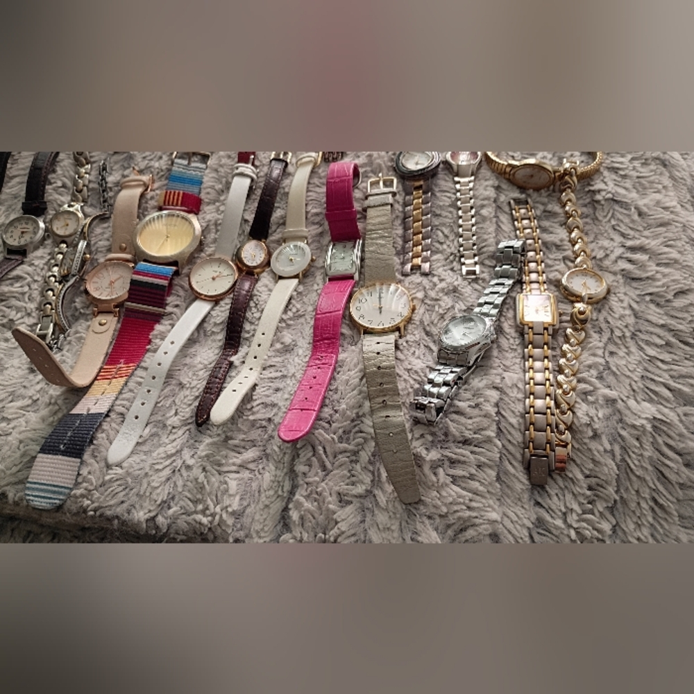 Assorted Women's Wristwatch - Pink, White, Tan, Brown, Gold, Silver - Picture 3 of 16